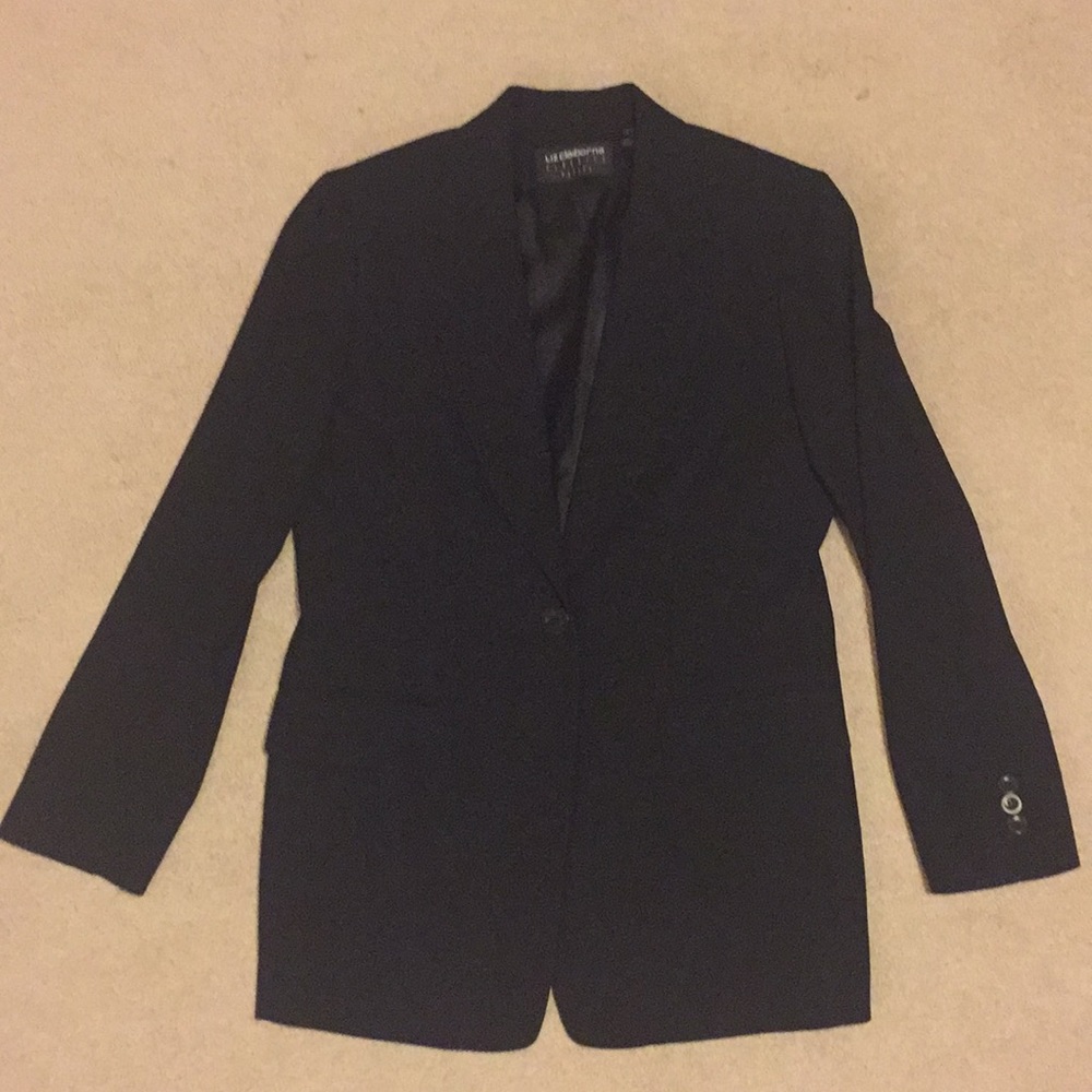 Liz Claiborne ‘Classics’ Petite Black Blazer.